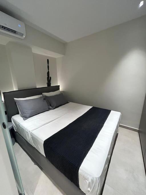 Апартаменты Bluemotion - Just Sleep 2 Пирей Экстерьер фото